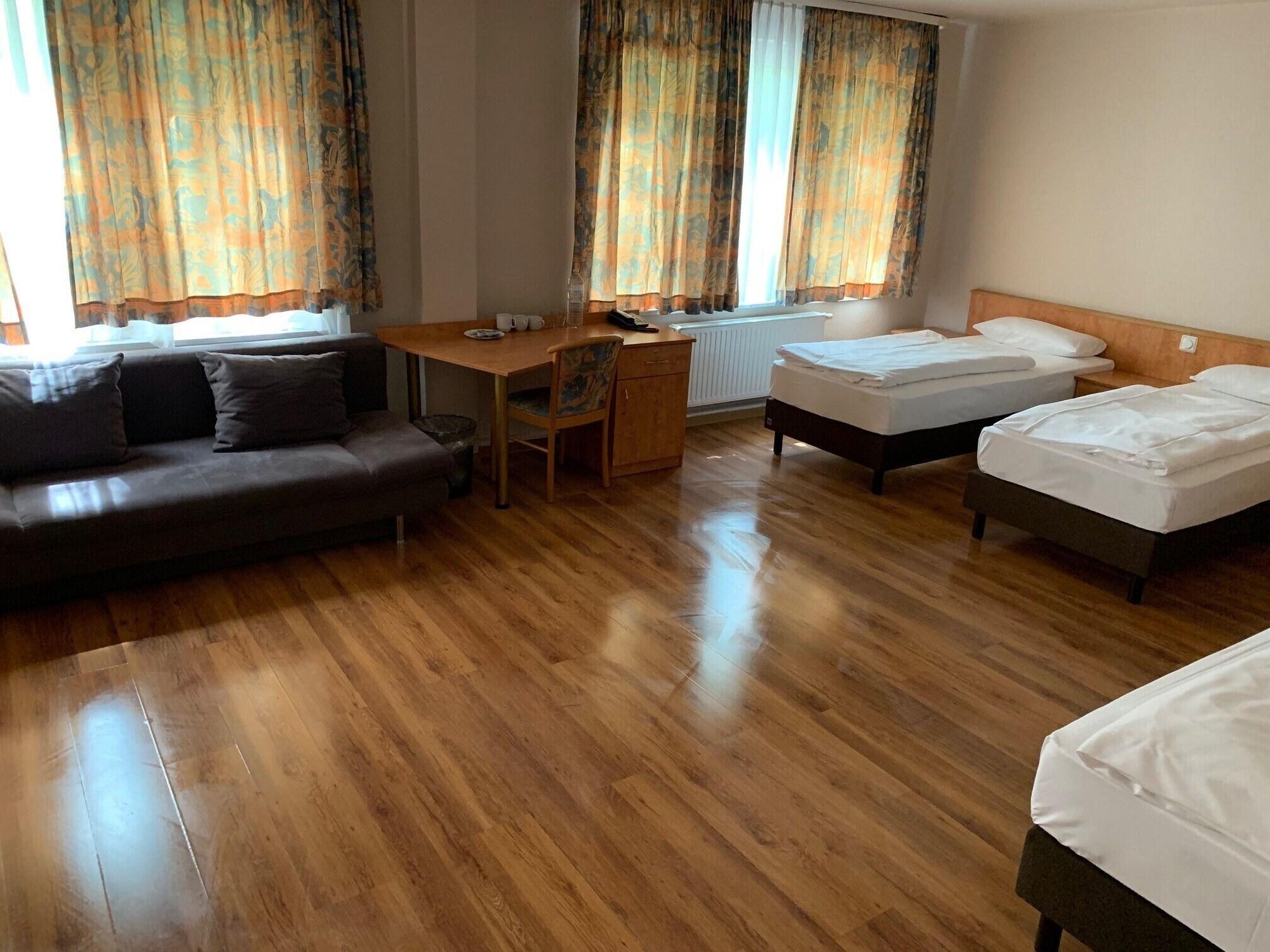 Hotel Am Kurfuerstenplatz - Messe 프랑크푸르트 외부 사진