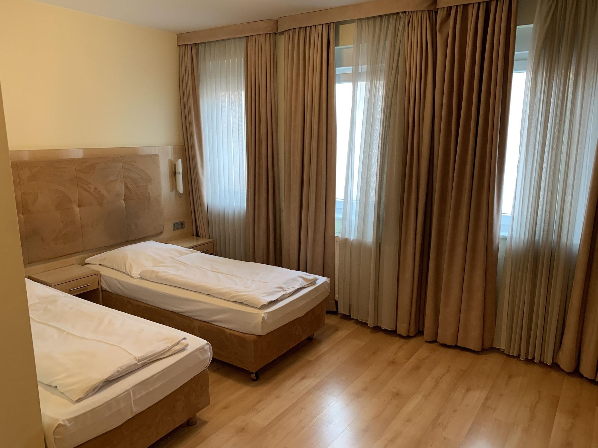 Hotel Am Kurfuerstenplatz - Messe 프랑크푸르트 외부 사진