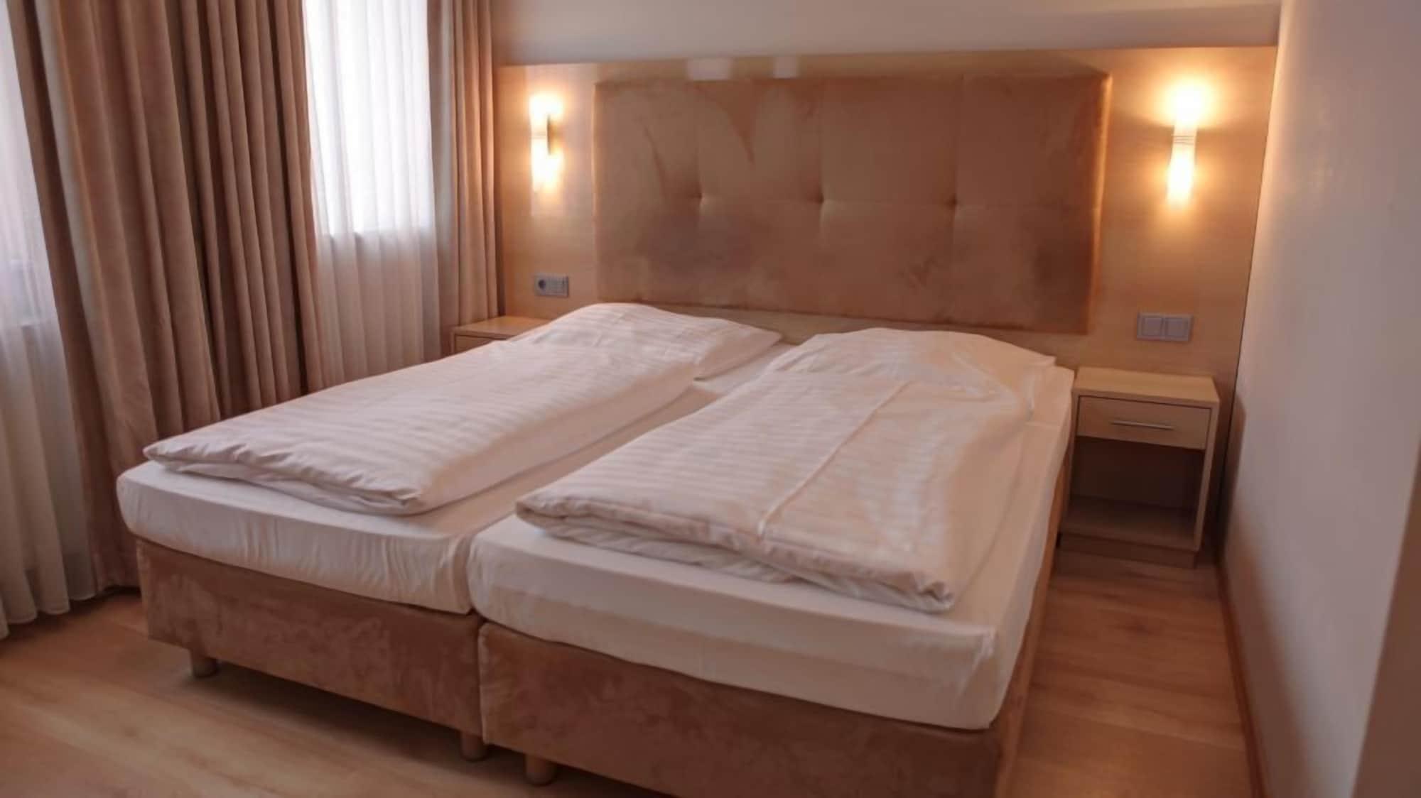 Hotel Am Kurfuerstenplatz - Messe 프랑크푸르트 외부 사진