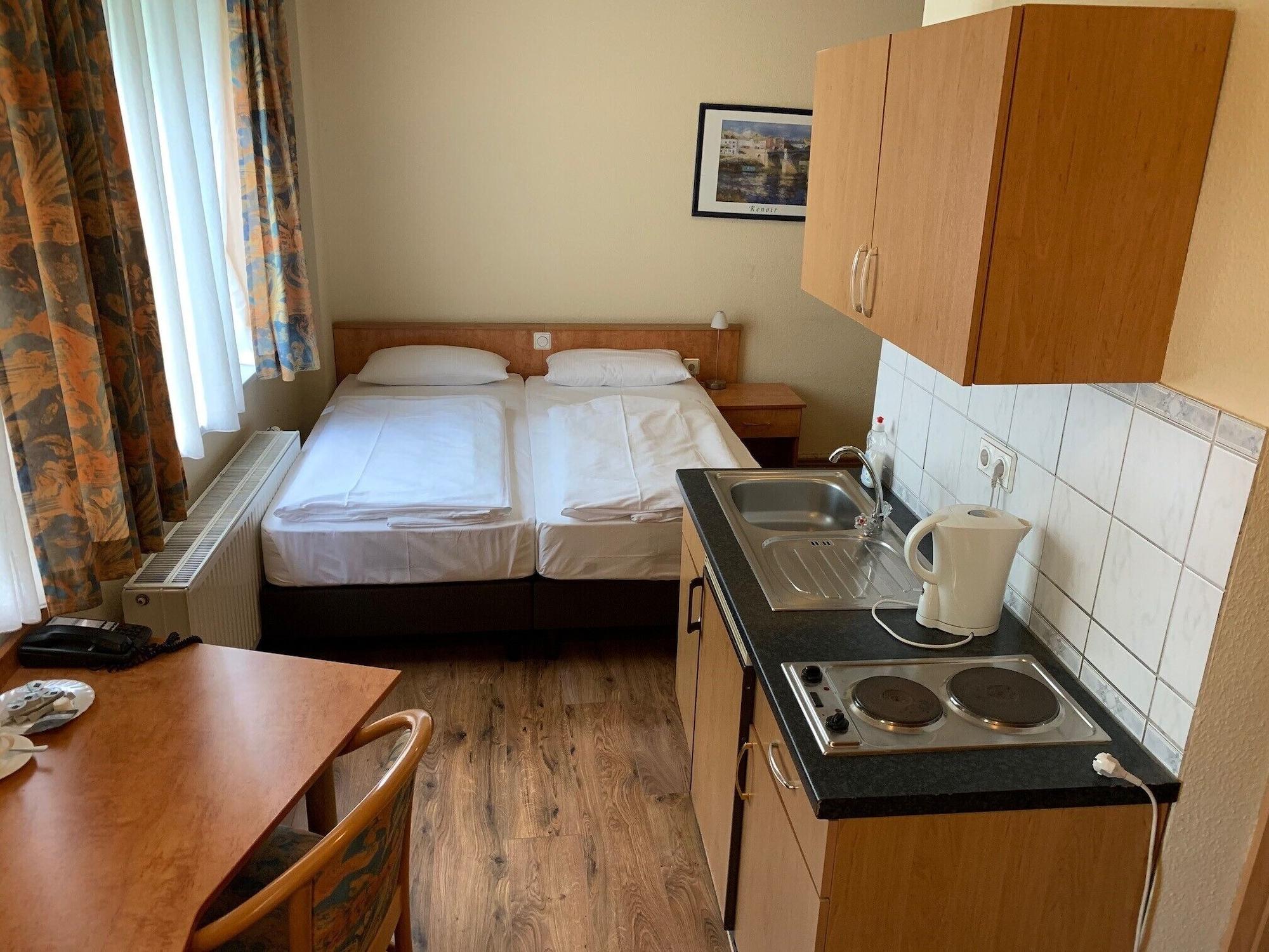 Hotel Am Kurfuerstenplatz - Messe 프랑크푸르트 외부 사진
