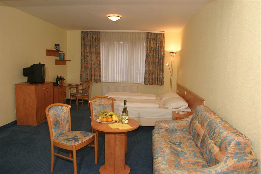 Hotel Am Kurfuerstenplatz - Messe 프랑크푸르트 외부 사진
